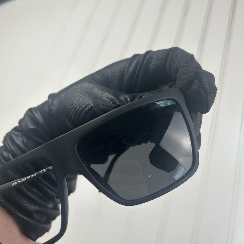 Smith Black Wrap Sunglasses Missing One Lens - image 7